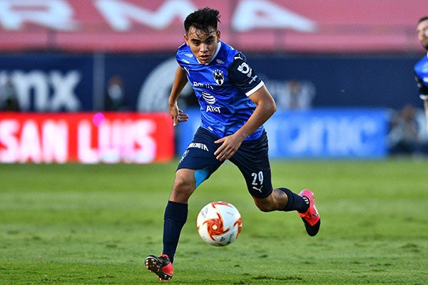 Carlos Rodríguez en un partido con Rayados 