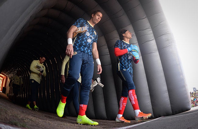 Ochoa y Jiménez entran juntos al campo