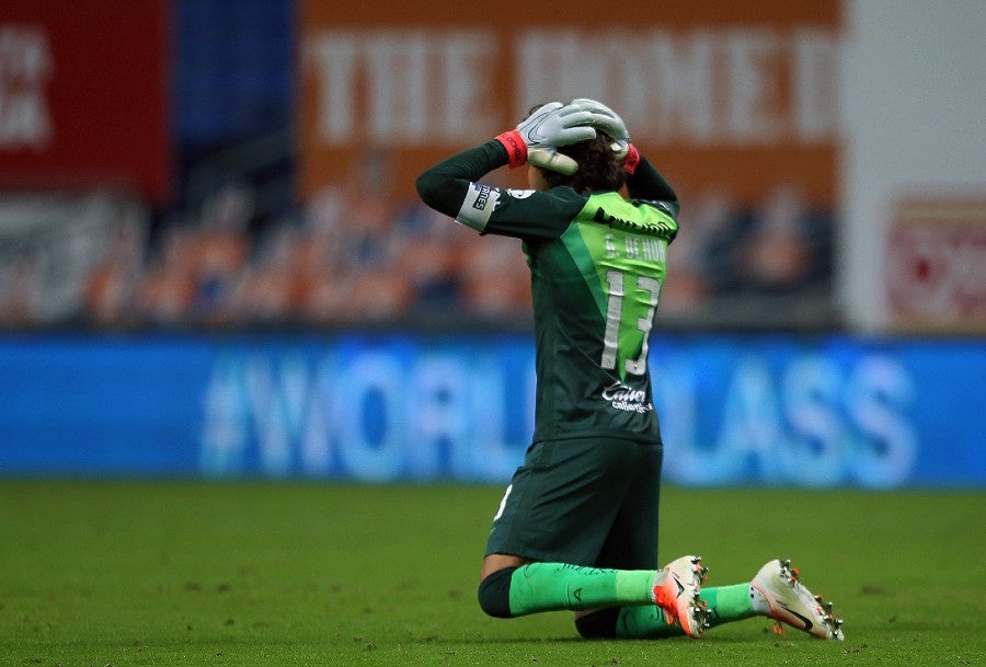 Guillermo Ochoa durante un partido con América