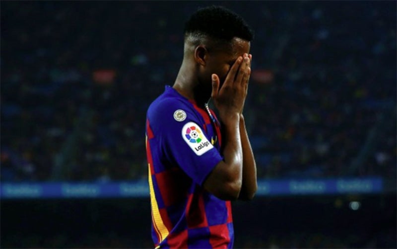 Fati se lamenta en partido del Barcelona