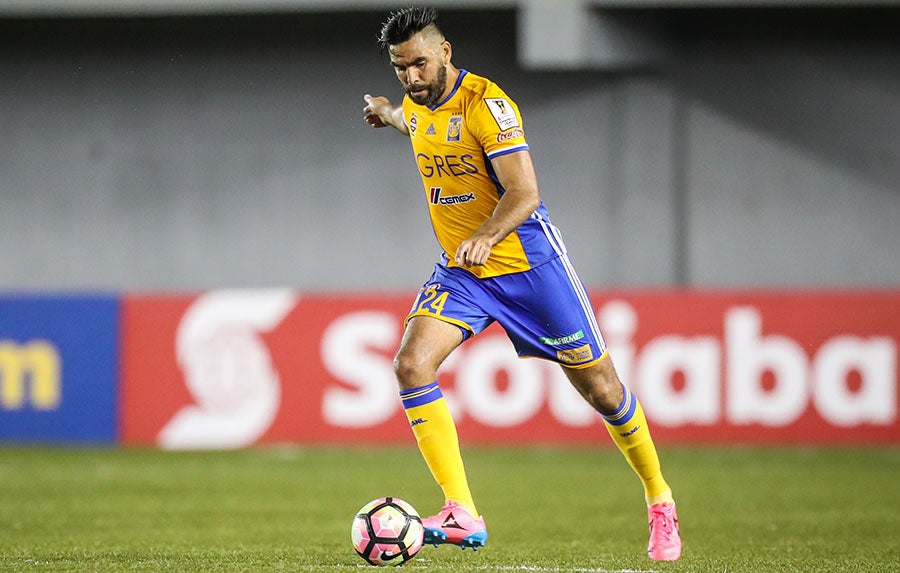 José Rivas en juego de Tigres en 2016