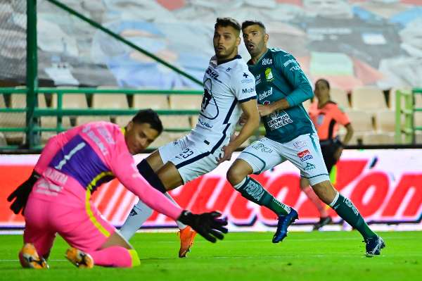 Gigliotti definiendo ante Talavera en la Final de Vuelta