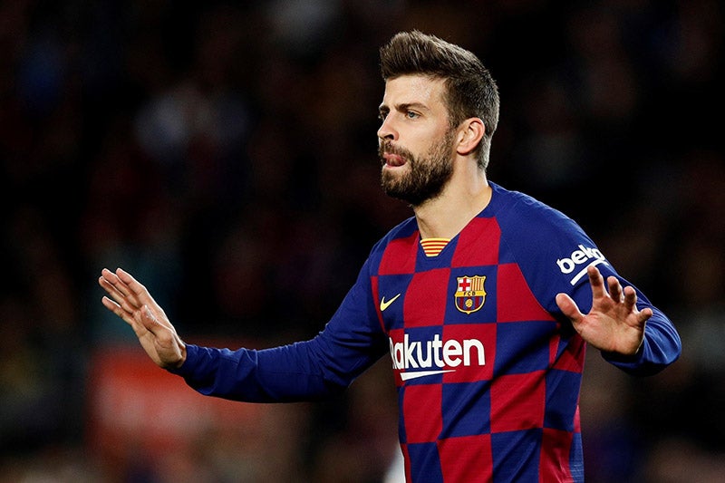 Gerard Piqué durante un duelo con el Barcelona 