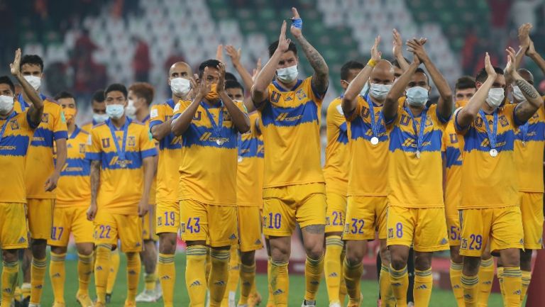 Jugadores de Tigres, tras un juego