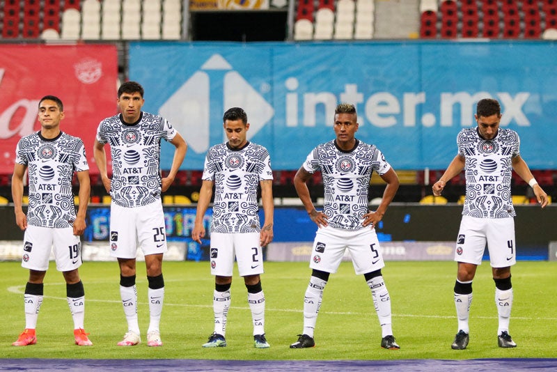 Jugadores azulcremas antes del partido contra Atlas