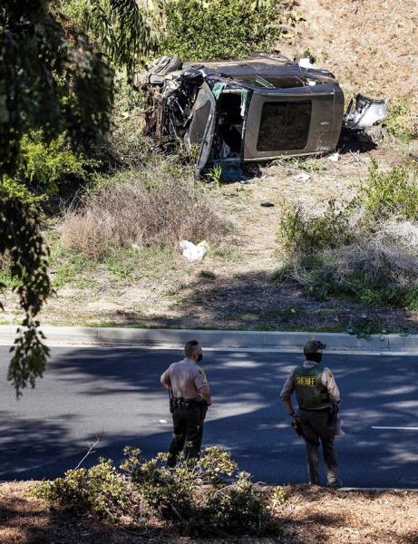 Camioneta volcada del golfista