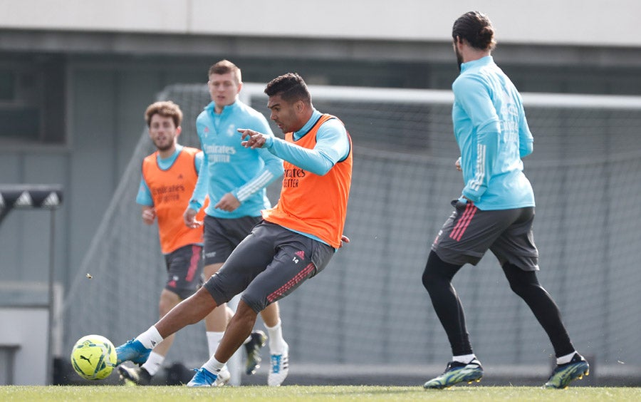 Los merengues entrenan previo al juego ante el Atlético de Madrid