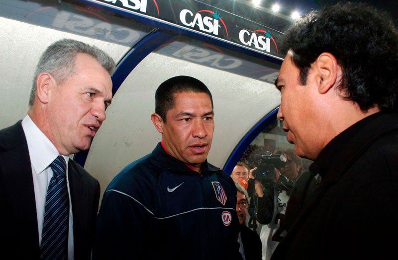 El Vasco y Nacho hablando con Hugo Sánchez