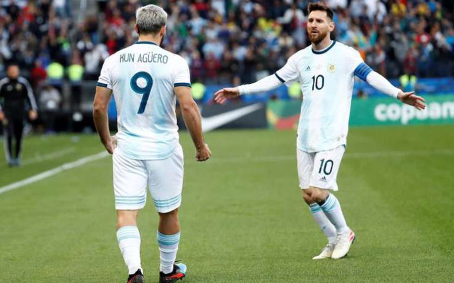 El Kun y Lionel Messi con la selección de Argentina