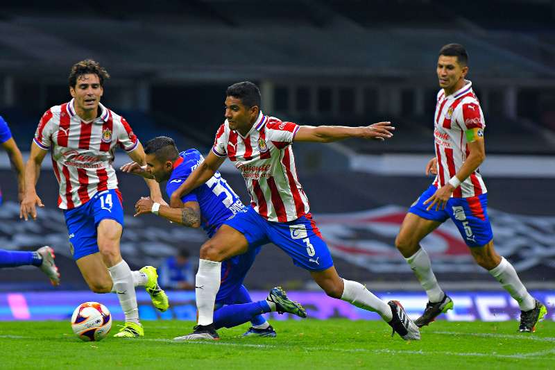 Chivas en partido vs Cruz Azul