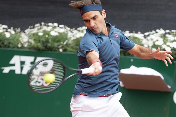 Roger Federer en acción ante Andújar