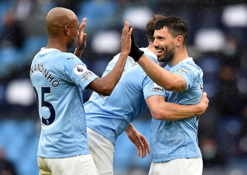 Jugadores del Manchester City festejando un gol a favor