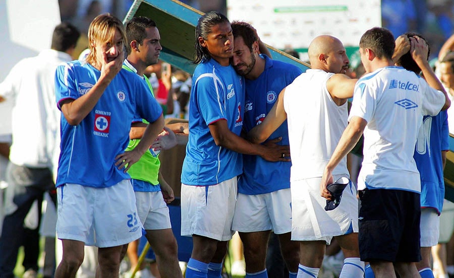 Lugo y sus compañeros al perder Final ante Santos en 2008