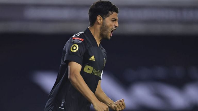 Carlos Vela festeja un gol con LAFC