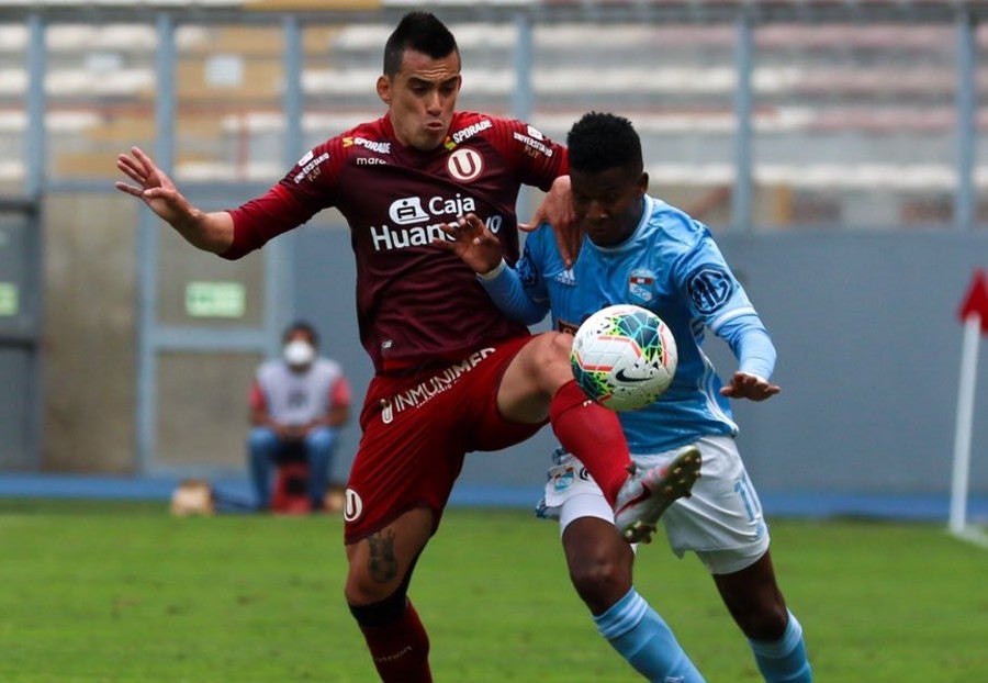 Wahsington en partido ante Universitario