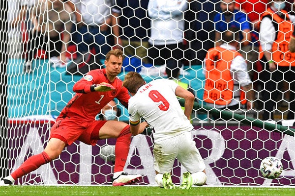 El delantero anota su gol contra Alemania