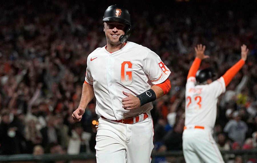 Buster Posey anota para la Giants