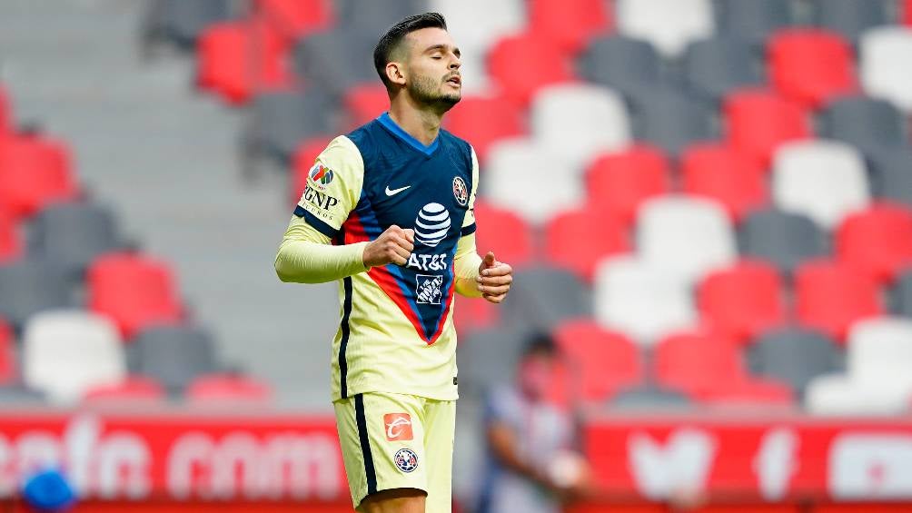 Nicolás Benedetti durante un partido del América 