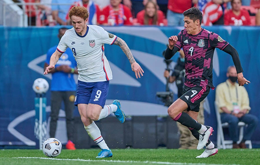 Edson Álvarez en juego ante Estados Unidos