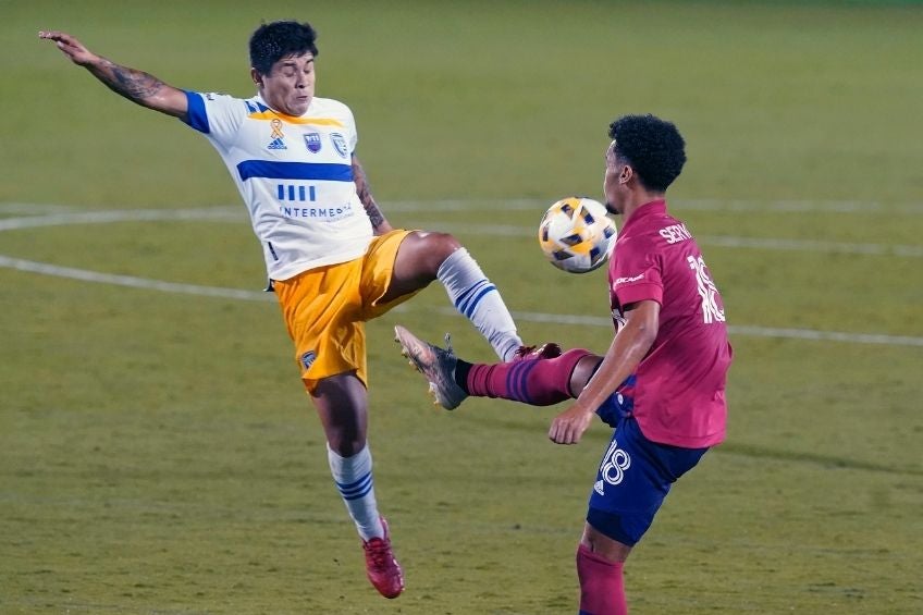 Chofis en un partido con el San José