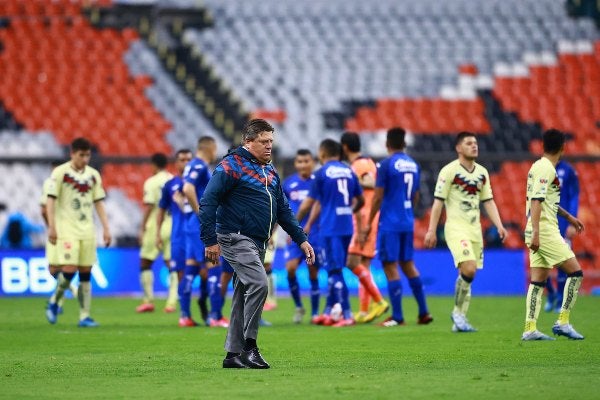 Miguel Herrera en partido ante Cruz Azul