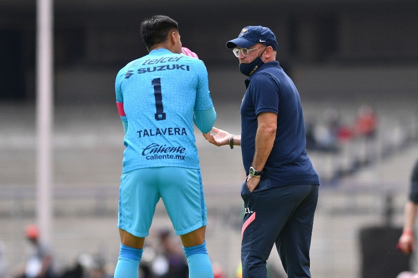 Lillini hablando con Talavera