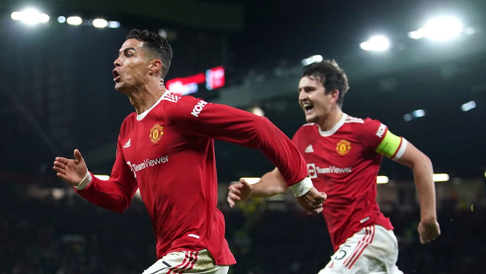 Cristiano Ronaldo festejando gol con el Manchester United
