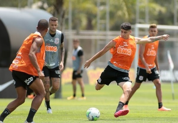 Ángelo Araos entrena con el Sport Club Corinthians Paulista