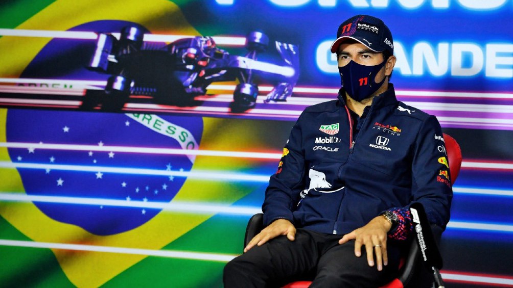 Checo Pérez en conferencia de prensa en el GP de Brasil