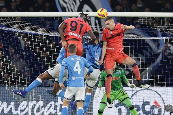 Napoli en acción Atalanta en la Serie A