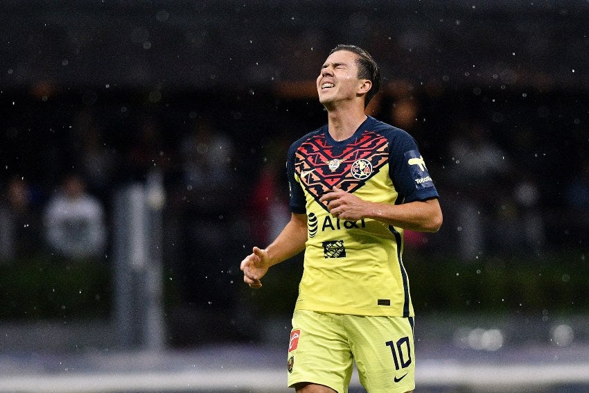 Sebastián Córdova en un juego del América