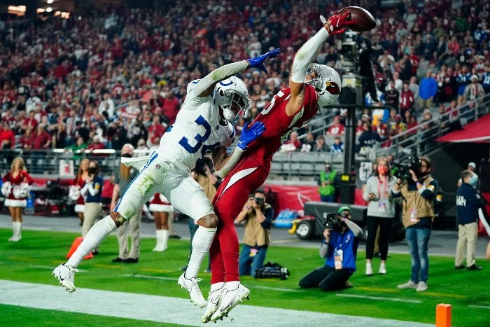 Acción en el Colts vs Arizona