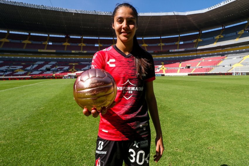 Alison González previo a un partido del Atlas