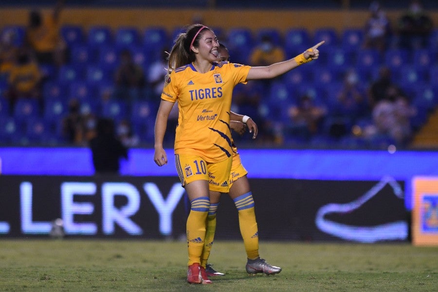 Katty Martínez durante un partido con Tigres