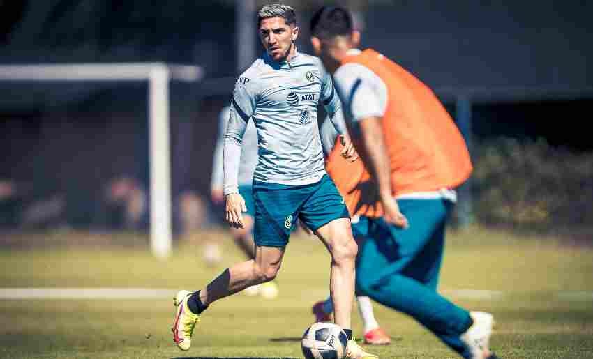 Diego Valdés entrenando con las Águilas 