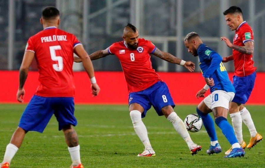 Vidal en juego ante Brasil