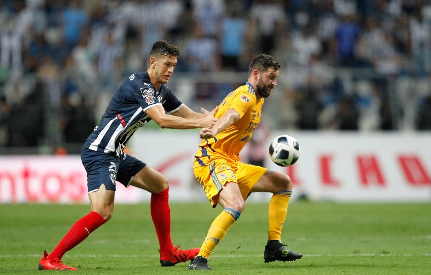 César Montes y Gignac en el último Clásico Regio