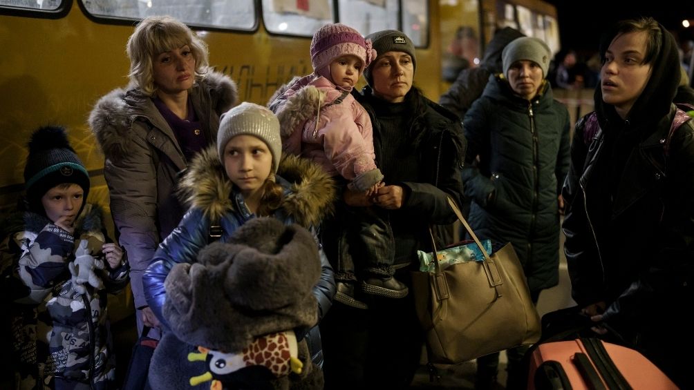 Civiles evacuados de Mariúpol