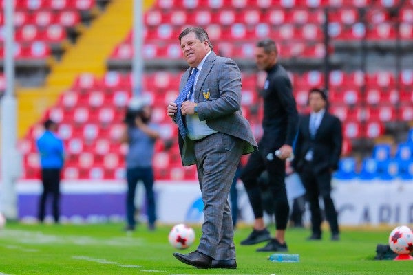 Miguel Herrera en acción con Tigres