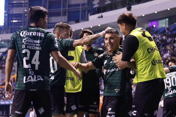 Leo Suárez celebra con los Laguneros