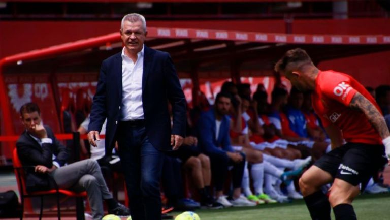 Javier Aguirre dirigiendo a Mallorca