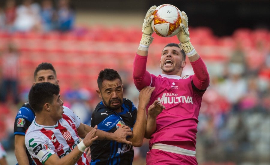 Volpi ataja en juego ante Necaxa