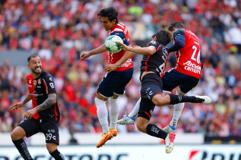 Jose Juan Macias en partido con Chivas