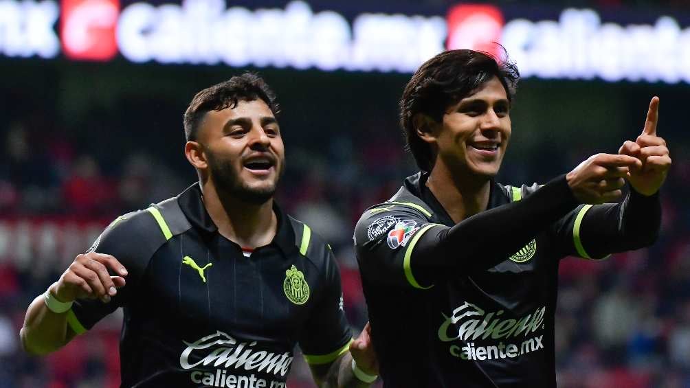 El delantero mexicano se perdería la fecha inicial