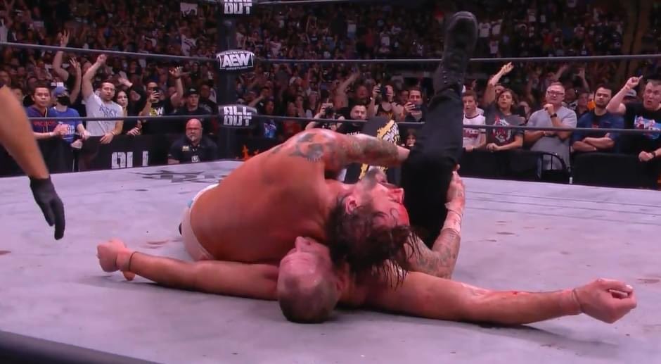 CM Punk venció a Jon Moxley y es nuevo campeón de AEW