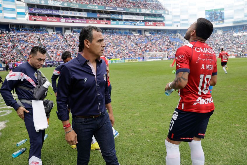Ricardo Cadena durante un partido de Chivas