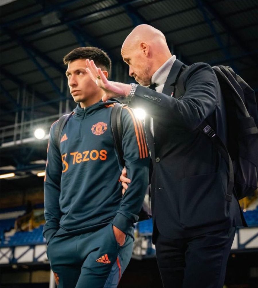 Erik ten Hag y Lisandro Martínez