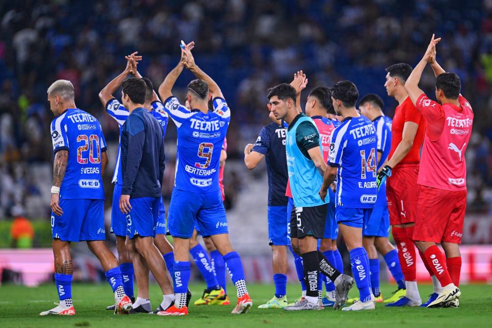 Futbolistas de Rayados se lamentan tras la derrota