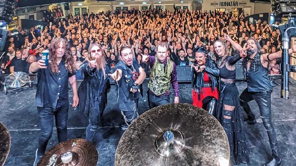 Therion es una banda sueca de metal sinfónico, considerada de las mejores en el mundo.
