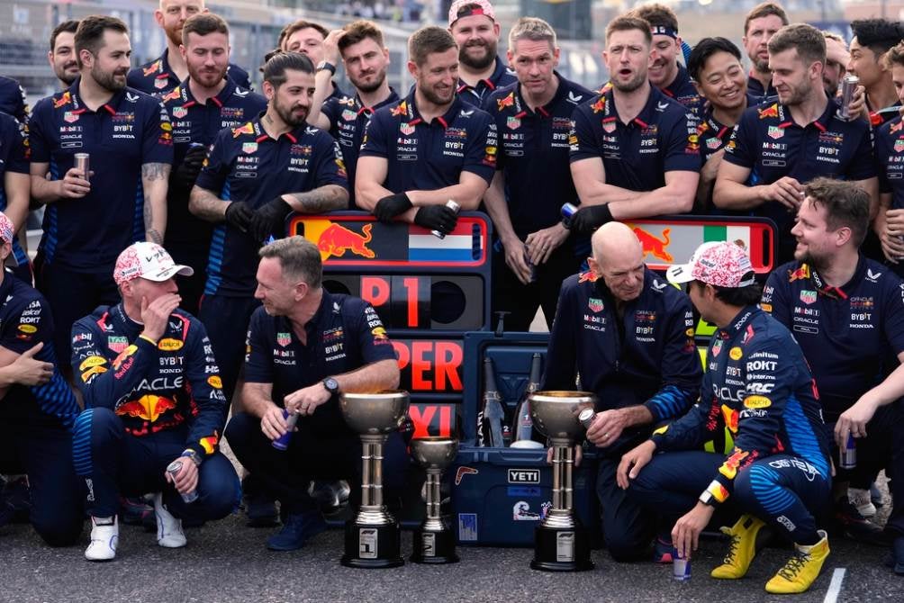 Red Bull en celebración del doblete en Suzuka